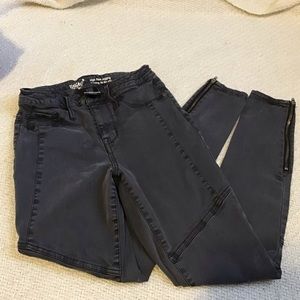 Mossimo High-Rise Jegging with Zipper Bottoms!